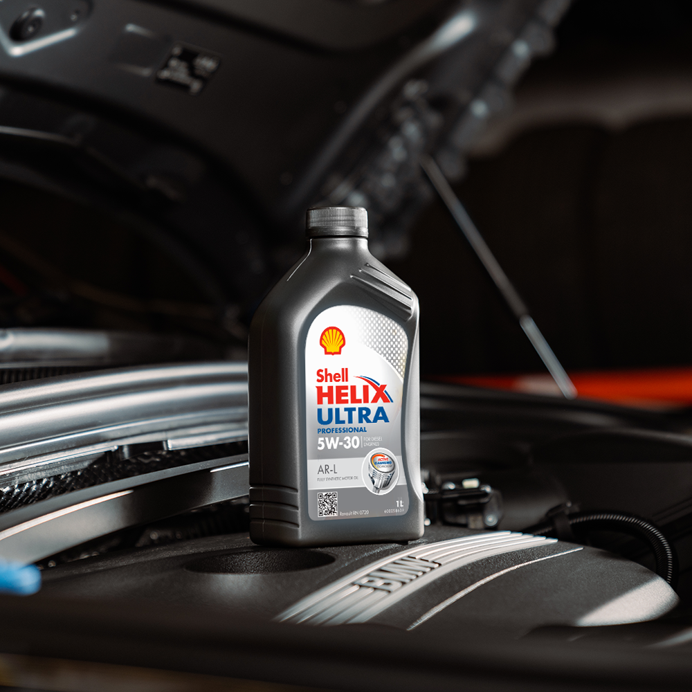 Моторна олива Shell Helix Ultra Professional AR-L 5W-30